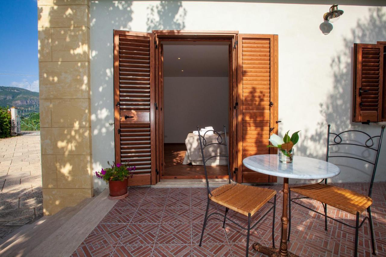B&B Le Dee Di Paestum Esterno foto